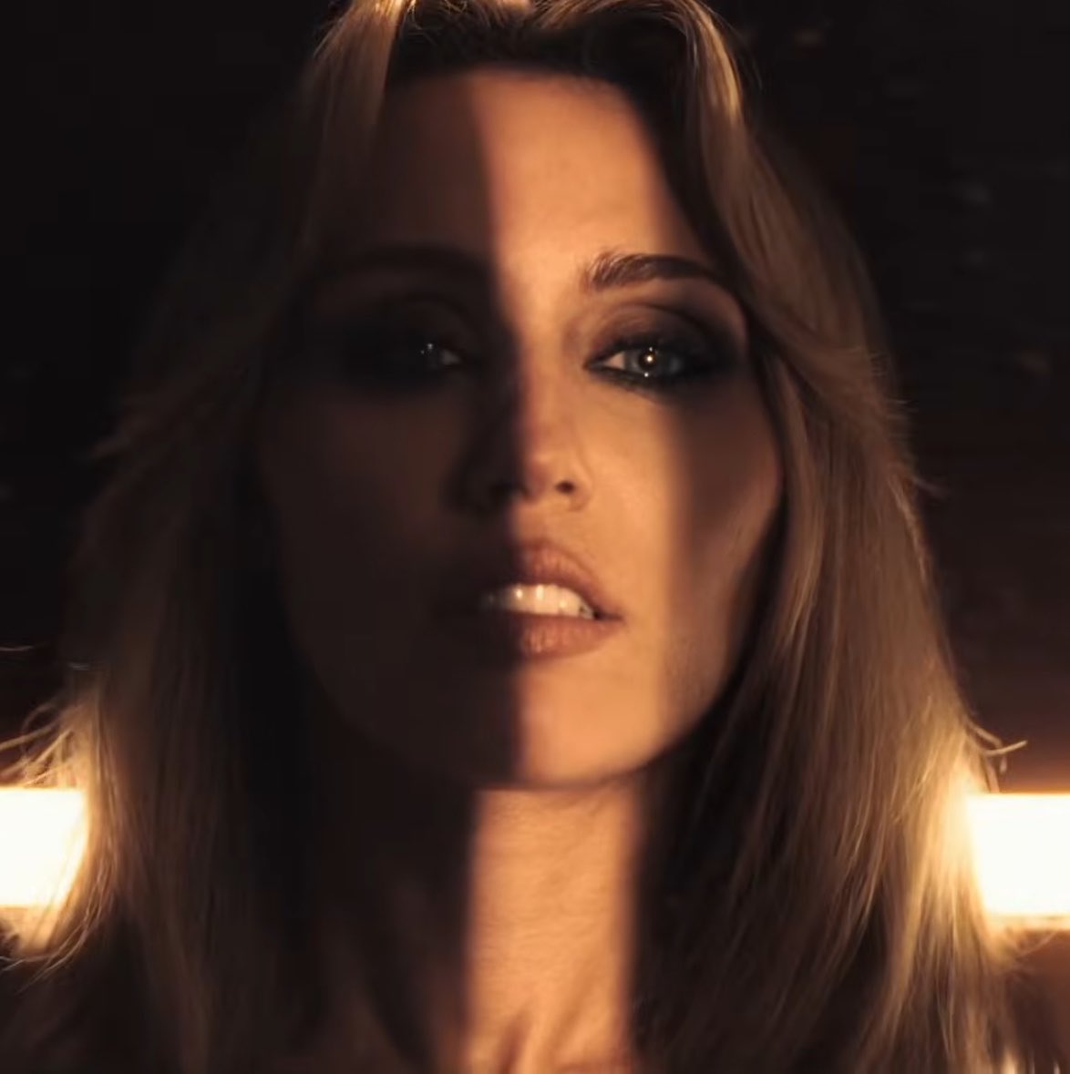 MileyUpdates's tweet photo. MILEY, Different Religion https://t.co/MUicAe23Tk