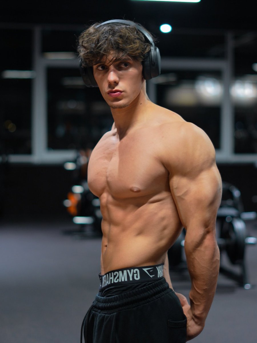 MasterCmoney0's tweet photo. Ready to $erve #findom #cashmaster https://t.co/RkjsRNAg19