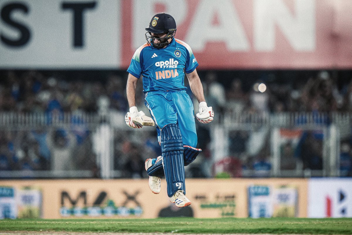 PShangan's tweet photo. Thoughts of giving up…

Then I remember my idol is still running at 39💙🏏

So I keep going.

*101* reasons to smile today🤌🏻💜

#INDvWI #Rohitsharma @ImRo45 https://t.co/qEZ5PgerXm