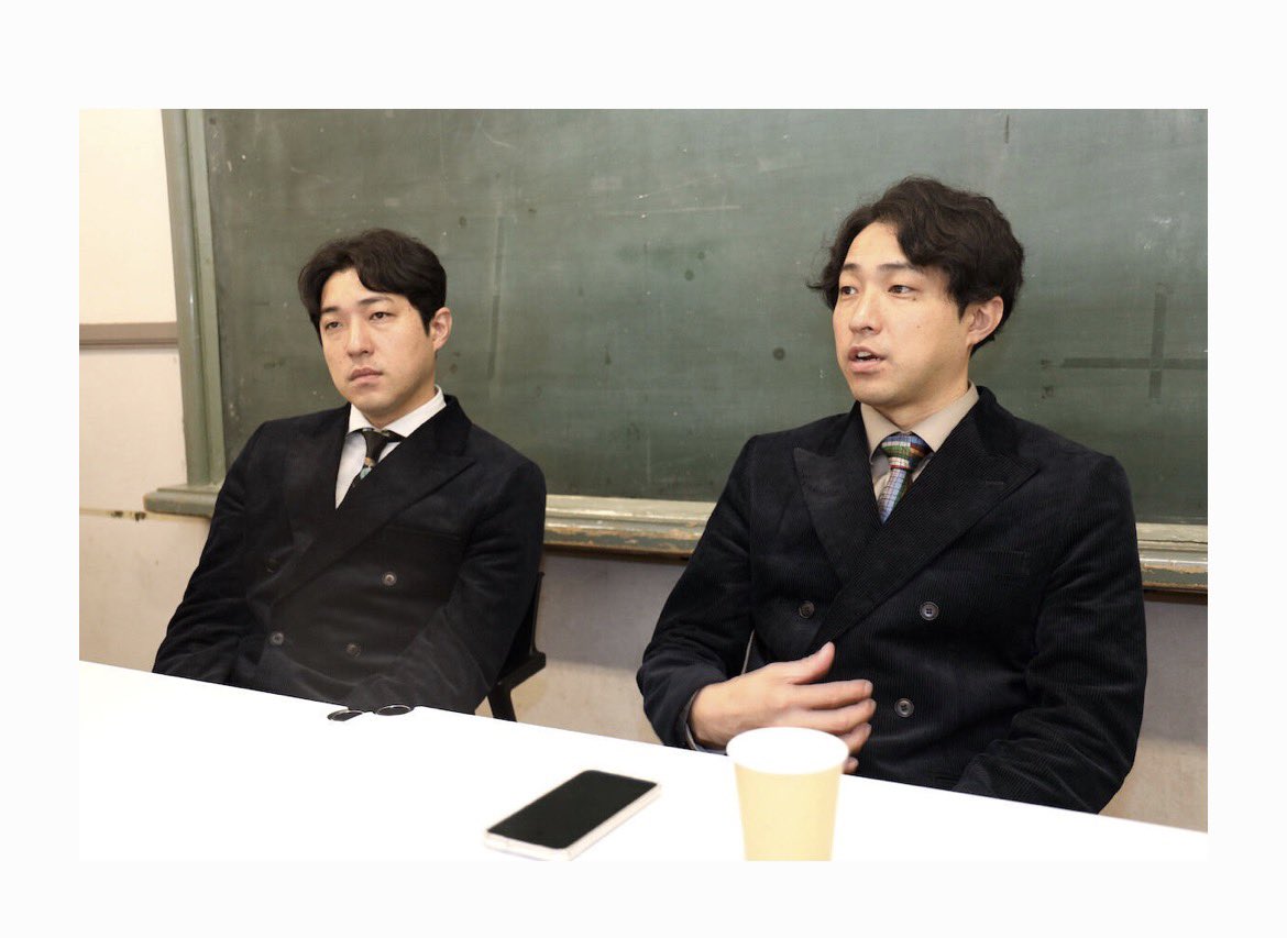 pukucn_2013's tweet photo. 全然関係ないけど、どっちかが話してる時のもう片方めっちゃ電池切れててしぬwwwwwwwwwww https://t.co/kUJoAQ3wKz