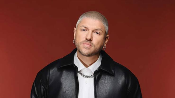 NewsReactLive's tweet photo. Programmé lors d'un festival en Bretagne, Mosimann a dû renoncer à sa participation à l'événement du 24 octobre 2026. 

En effet le nouveau directeur de la #StarAcademy sera bien présent sur le plateau ce samedi-là, en raison du troisième prime diffusé sur TF1.

En revanche, le DJ sera absent une semaine auparavant lors du second prime, alors qu'il participera à la « Dream Night » un marathon de musique de plus de 24H.