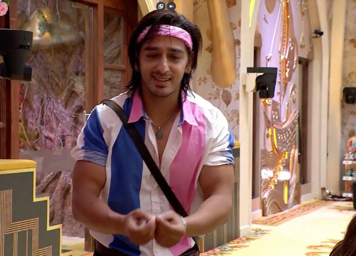 digital_newshub's tweet photo. Salman already clarified that the “lollipop” comment was not made with any wrong intention. So why are they still stretching this issue? The whole thing was happening in a joking manner, and the worst part is that Qazi’s own so-called friend is stretching it and making him look wrong. 🤡

#BiggBoss20 #QaziTouqeer #BB20