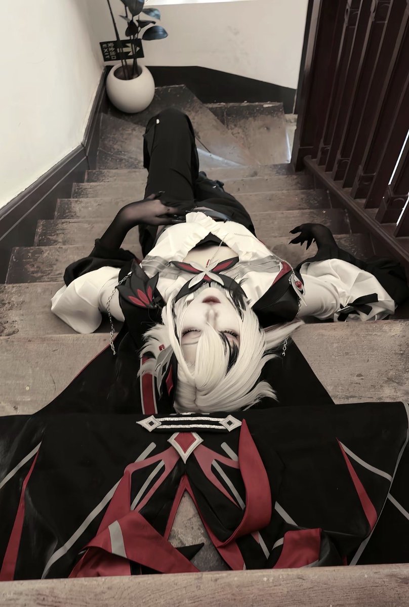 Doycos's tweet photo. Arlecchino 

D/cos: 玻璃大王

#arlecchino #genshinimpact #douyin #cosplay https://t.co/L4I262Djva