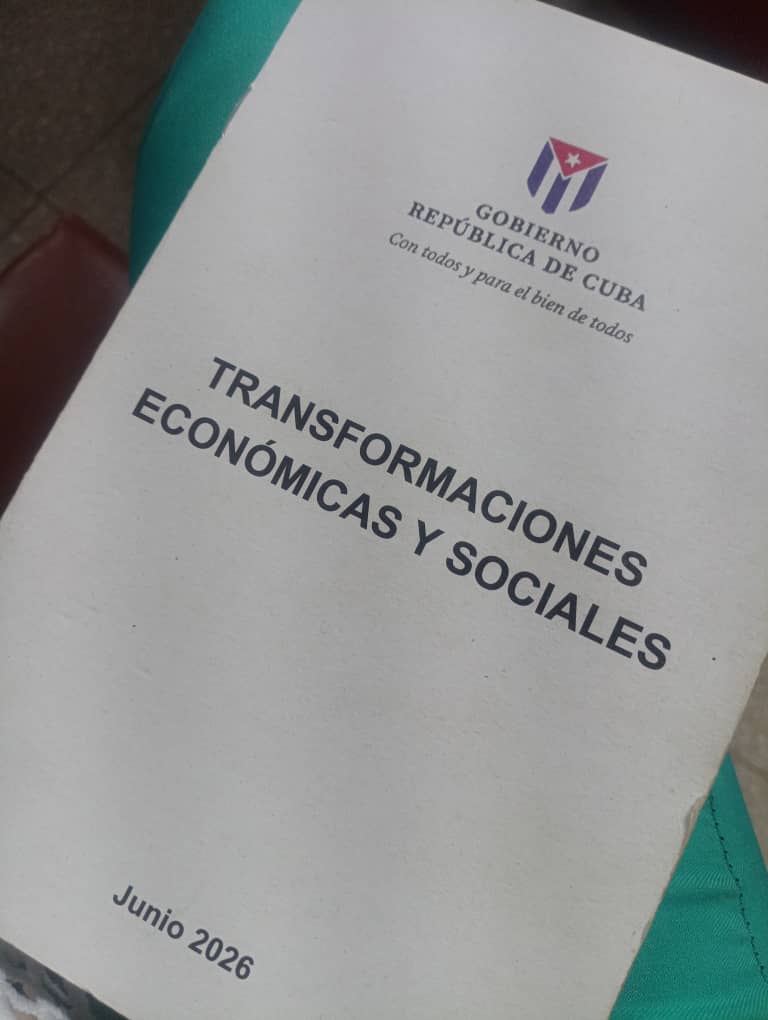 DeivyPrezMartn1's tweet photo. De @DiazCanelB "Las transformaciones económicas y sociales aprobadas en #Cuba van orientadas a salvar la Revolución y sus conquistas sociales, es decir, la orientación socialista de la economía"
#SanctiSpíritusEnMarcha . https://t.co/pBaQ4vnRft