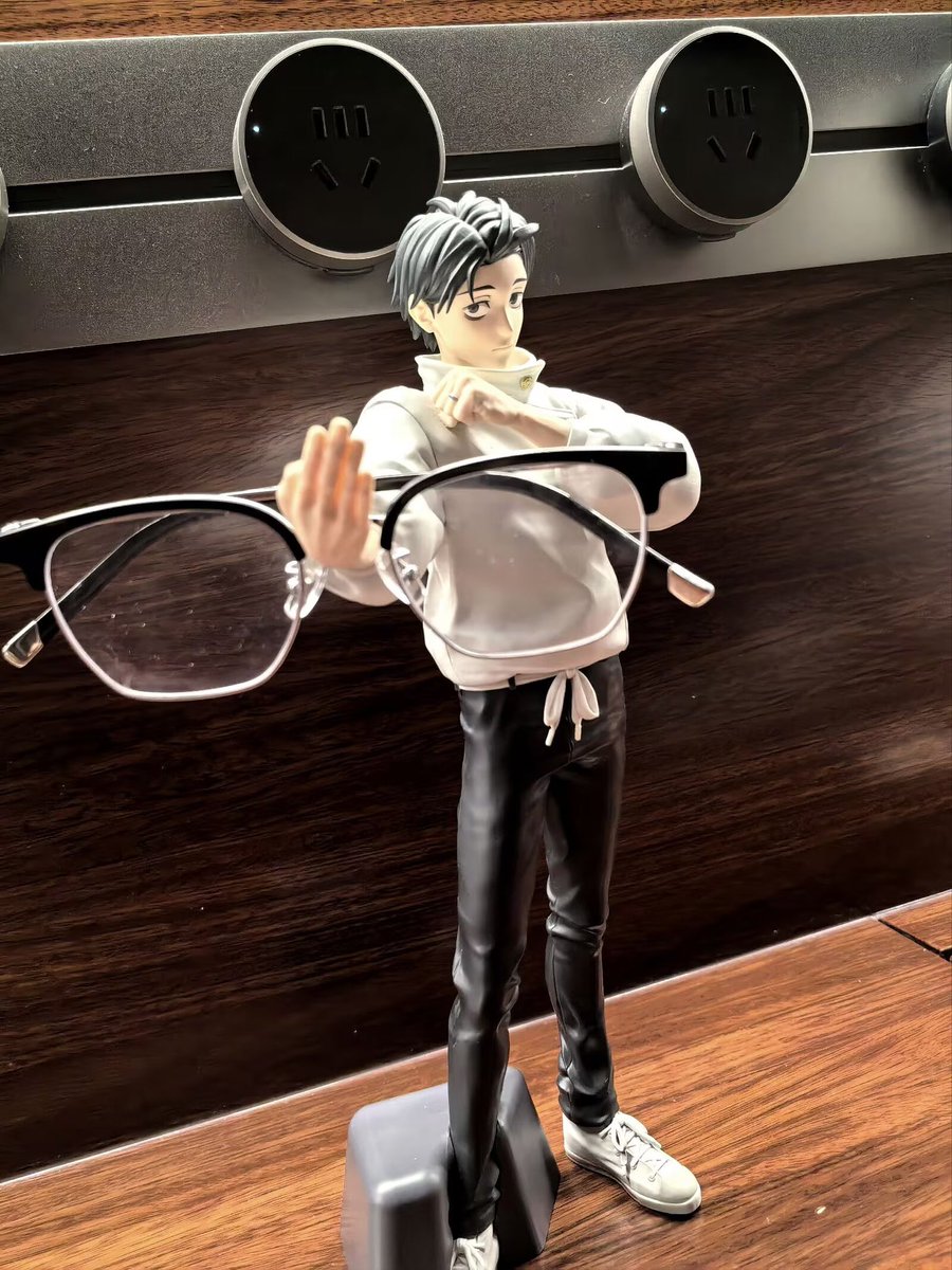 pure1127w's tweet photo. 即使是眼镜架也很帅的忧太大人 https://t.co/Vmvd4AW8GI