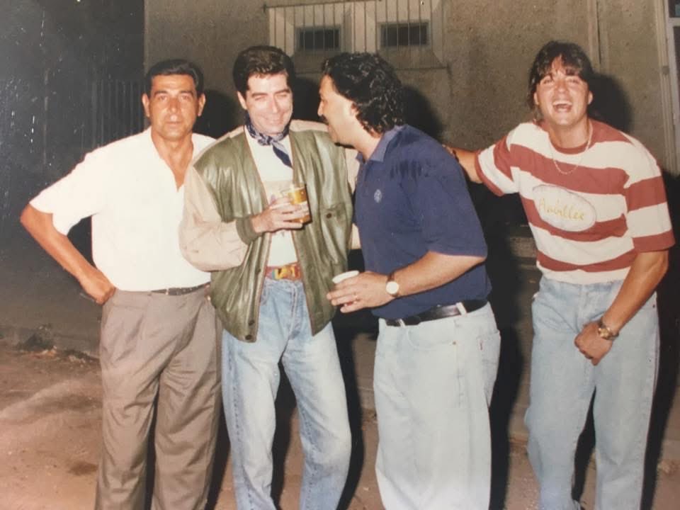 Ajuareza's tweet photo. Aquí os paso estas fotos de los conciertos que organizábamos  gratis o (populares) más de 25 años seguidos seguidos  haciéndolos en Riu-Clar, grupos de rock, pop,rumba junto y otros tipos de música,pasaron centenares de miles de personas y conseguimos nuestro objetivo, que no era otra cosa que nuestros vecinos, se sintieran orgullosos de vivir en los barrios.
Nunca, ni nadie podrán borrar la historia popular. Aunque lo intenten…