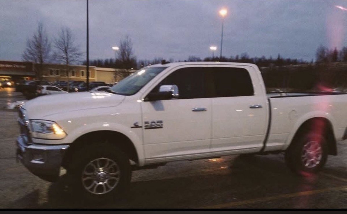 SladeAlaska's tweet photo. @SaraEisen @carlquintanilla 
My truck runs on #diesel and it hasn’t moved in 14 years! #oilandgas #USD https://t.co/mpUHtAHta8