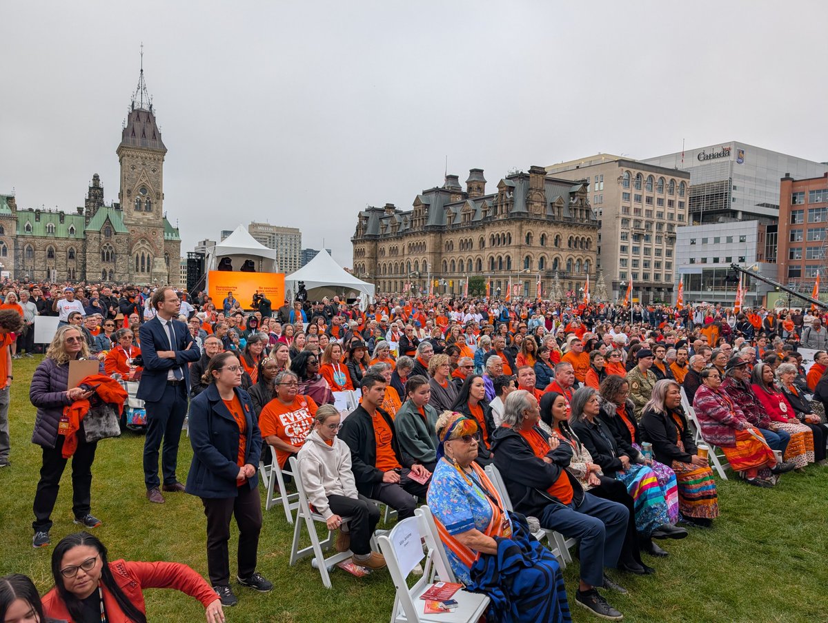 MBlackburn21's tweet photo. One of the largest gatherings on Parliament Hill for #NDTR that I can remember. https://t.co/V0M7UnnKST