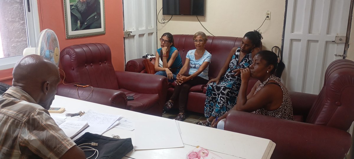isisdais's tweet photo. En esta mañana se intercambia con los especialistas de la Dirección Provincial de Patrimonio, Construcción e Inversiones sobre las 176 transformaciones económicas y sociales que se están implementando en la provincia #Guantánamo https://t.co/NRMcOvxo2a