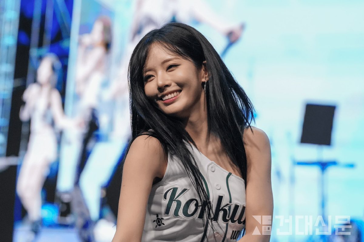 fiq_D_flover's tweet photo. [kkpress_ku] -Konkuk University Newspaper Instagram Update-

Day1 ‘fromis_9’

#fromis_9 #프로미스나인 
@realfromis_9 https://t.co/pgoCUSeKki