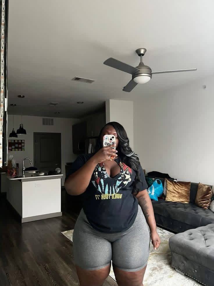 Adhekunbi's tweet photo. Be honest, thick girls have a different kind of aura🤭❤️ https://t.co/Xh8aRYIITz