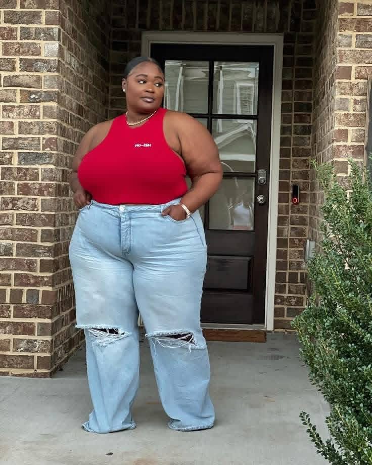 Adhekunbi's tweet photo. Be honest, thick girls have a different kind of aura🤭❤️ https://t.co/Xh8aRYIITz