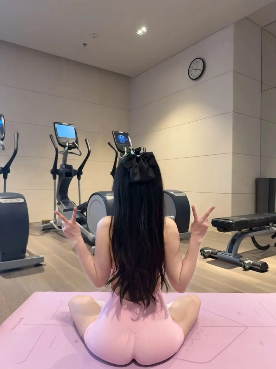 heidi03vc2's tweet photo. 老娘最后再说一遍， 我不要门啊，我要什么门啊， 想视频直接告诉我，我看到就发了， 只是一直发不完啊，不需要你们支持我什么， 点个赞留言 11就好了 https://t.co/jV7rggUMno
