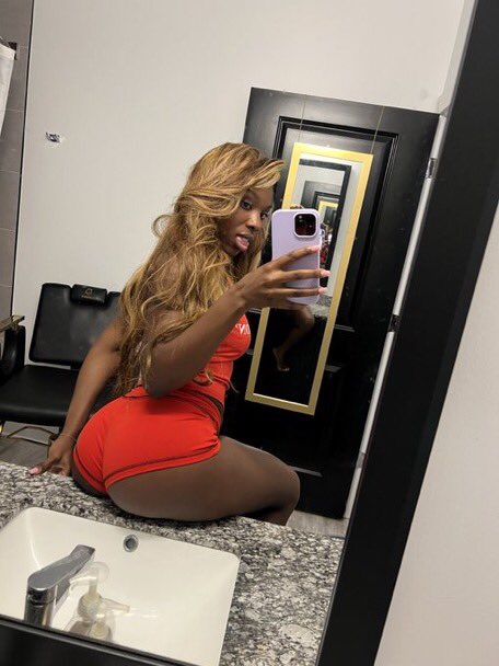 DiamondJondgz8's tweet photo. 👅 https://t.co/OjJpqnIVEr