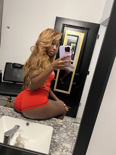 DiamondJondgz8's tweet photo. 👅 https://t.co/OjJpqnIVEr