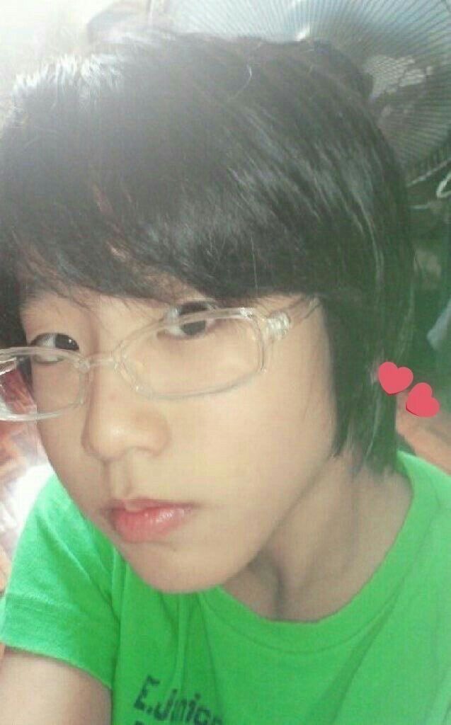 _pussyag's tweet photo. fotos que me CURAAM. han jisung vc sempre sera meu bebezinho 😭😭 https://t.co/JauYElv9jW