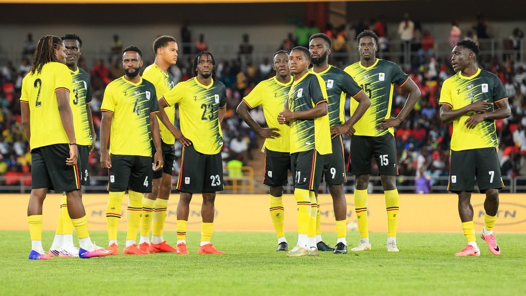 RafaOdeke's tweet photo. CRANES

2 consecutive games, Paul Put has utilized 3-4-2-1

. In Possession 3-2-5
. Out of possession 5-2-3 or 5-3-2
. Transition to defend &amp; attack simplified 
. Coordination needs more details in middle &amp; final 3rd

Asiimwe fits well wing back role while Aziz has to adapt more https://t.co/QkSb2bY8Bg