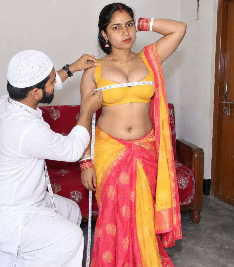 Nehap4m's tweet photo. Mene to 
@abdul_miya786
 se saf saf keh diya agar chaniya choli ki fitting achi ni hui to ek pesa ni dungi, aur fitting achi aai to sabko extra tip dekar khush kar dungi 😎😍🥰

https://t.co/ihaRPrPpPq https://t.co/CmQbSs4v5J