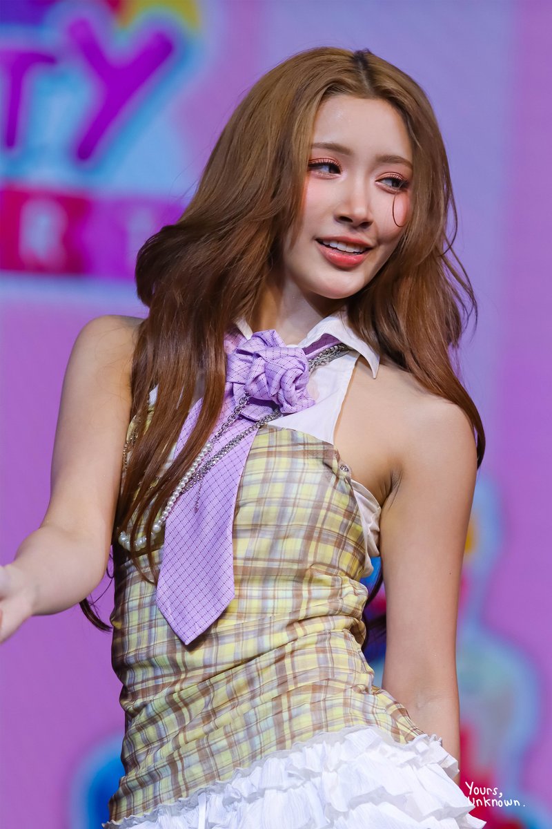 yoursunknwn's tweet photo. 260930

Princess mode: on stage. 👑

#Jaoyng
#9entBD24thxFELIZZ https://t.co/QEebLDX48q
