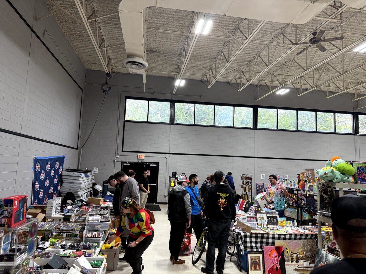 aVideoGameCon's tweet photo. From great deals to bonding moments, Vendor Village was an amazing day of discovery, trades, and geeking out. With hundreds of people coming in and out, attendees left with plenty of interesting finds and memories for the season. #AVGC #AVideoGameCon #NewJersey #NJ #VendorEvent https://t.co/9sv1y3k6Jb