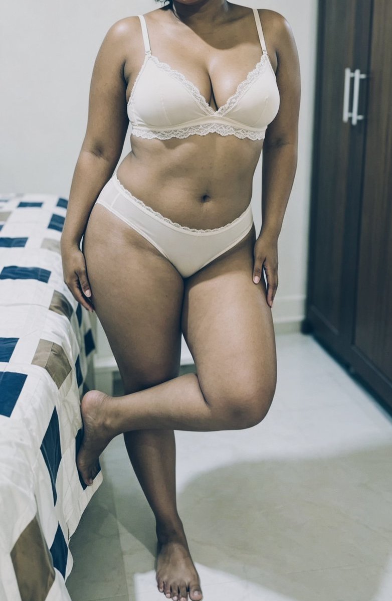 mayurhubby's tweet photo. #Bra #Panty #Married #Navel
#Girlfriend
#Richbhabhi
#Cousin Honeymoon
#Dusky Bhabhi https://t.co/PFJohmYe4x