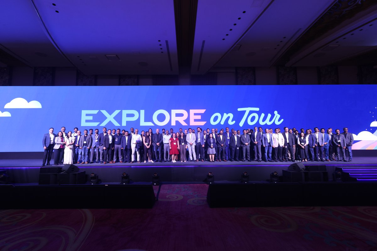 VMwareExplore's tweet photo. That's a wrap on #VMwareExplore on Tour in Mumbai!

From packed sessions on private AI to Hands-on Labs and onsite certifications, thank you to India's tech community for an amazing kickoff. Next stop: Singapore!

Catch the recap: https://t.co/qAIjxttXFo https://t.co/JqP1PmckvQ