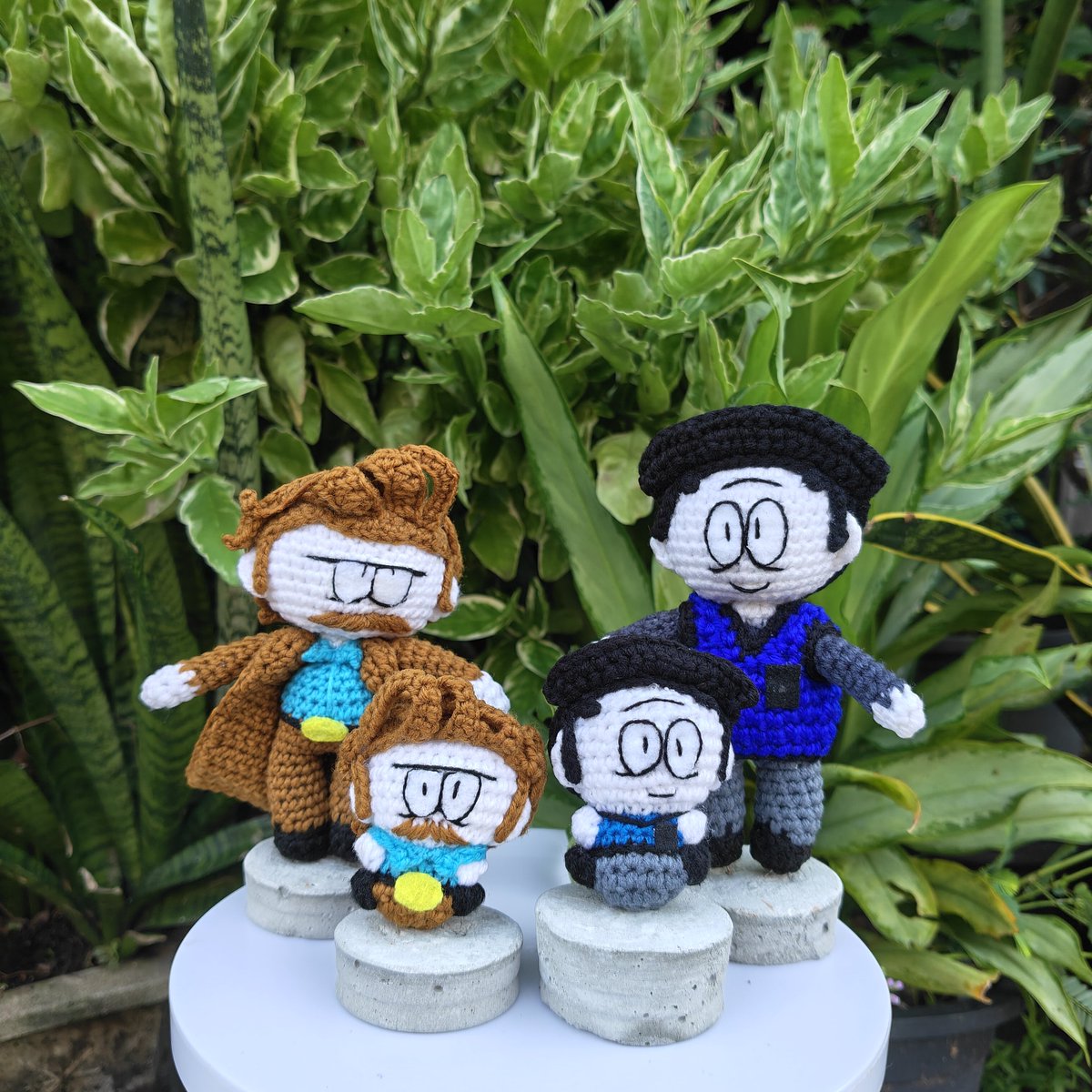 KamonvanC28349's tweet photo. Jack & John แท็กทีมตัวใหญ่ (12 cm) และตัวจิ๋ว (6 cm) พร้อมบินไป USA แล้วค่า! 📦✈️
Jack & John (12cm & 6cm) are ready to fly to the US! ✈️🇺🇸 Special thanks to my lovely customer for this custom order! 💕
🏷️#SpookyMonth #JackAndJohn #CrochetDoll #Amigurumi #Handmade https://t.co/AmOZdu9xBz