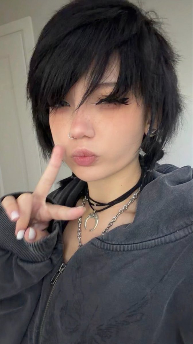 lilystrawberree's tweet photo. moothunt day 2
hiidk if someone would actually see this :3 

✯ roselily
✯  04, 22
✯ i love cats, music and minecraft
✯ pls need friends who i can talk n interact w jajsksk
♡ / ↻ to spread n be moots :p
꒰#anitwt #stantwt #sanriotwt #promotwt #moothunt #gamingtwt #gymtwt https://t.co/ixl2CHZBO9