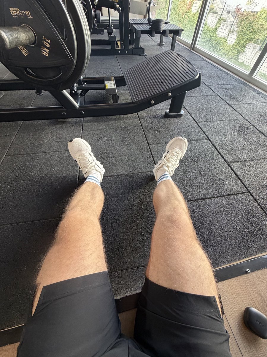 AxlRoseKnock's tweet photo. Pumptan şort yırtılacak (140 kg squat)
#tekerkek #gym https://t.co/uOyrlgsDiK