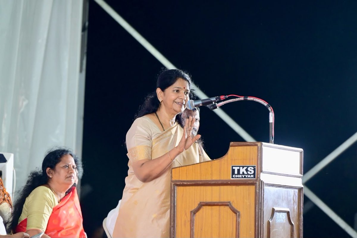 KanimozhiDMK's tweet photo. மதுராந்தகம் சட்டமன்ற இடைத்தேர்தலில் போட்டியிடும் கழக வேட்பாளர் திரு. @iparanthamen அவர்களை ஆதரித்து, பெரும்பேர்கண்டிகை பகுதியில் நடைபெற்ற மகளிர் கூட்டத்தில் பங்கேற்றேன்.

"பாஜக-மோடி" என்று சொல்வதற்குக் கூட திராணியில்லாமல் அஞ்சி நடுங்கி, தமிழ்நாட்டின் உரிமைகளைத் தாரைவார்த்துக் கொண்டிருக்கும் தவெக  அரசுக்கு இடைத்தேர்தலில் பதிலடி கொடுக்க மதுராந்தகம் தொகுதி மக்கள் தயாராக இருக்கிறார்கள்.

#VoteForDMK