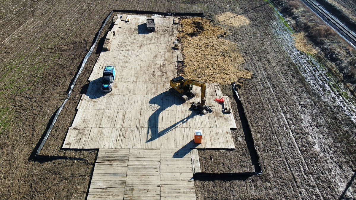 alex_fasulo's tweet photo. After Invenergy punctured the aquifer in Rush, NY drilling for Horseshoe Solar, six homes were immediately without water near the project site. 

The solar company hit the aquifer February 2026. Around 50-100 gallons of water gushed from the entry point, per minute, as documented on the ORES docket. 

Invenergy swore to the residents they would make right on destroying their water with hauled-in water totes. 

Yesterday, at the ORES roundtable, it was shared that Invenergy has not made good on that promise. The homes without water are being left to fend for themselves. 

Since New York State completely protects the solar and wind developers, the state has not acknowledged the property damage sustained by those trying to survive in Upstate NY. 

This is an abomination. Something must be done.