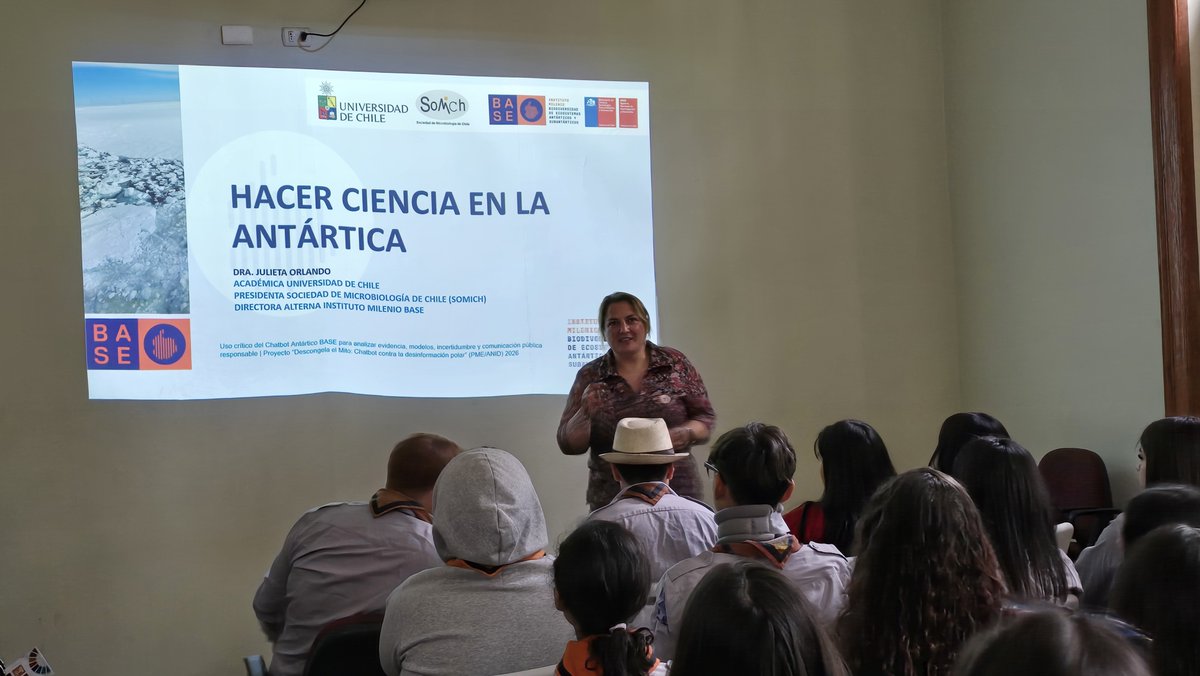 MilenioBASE's tweet photo. NOTICIAS BASE📰🤖 | @GuiasyScoutsCL conocieron la Antártica y descartaron mitos a través de EufasIA @ANID_Chile 

💪El evento contó con apoyo @wikimedia_cl @InjuvChile @inach_gob @nodoantartico 🔗Más detalles en https://t.co/AM6pa80CTE https://t.co/kKXwDiRC6E