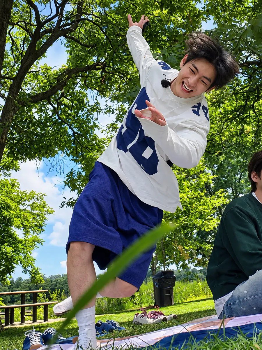 veya4thv's tweet photo. Taehyung run bts 🐻 https://t.co/oTec1T8Mr9