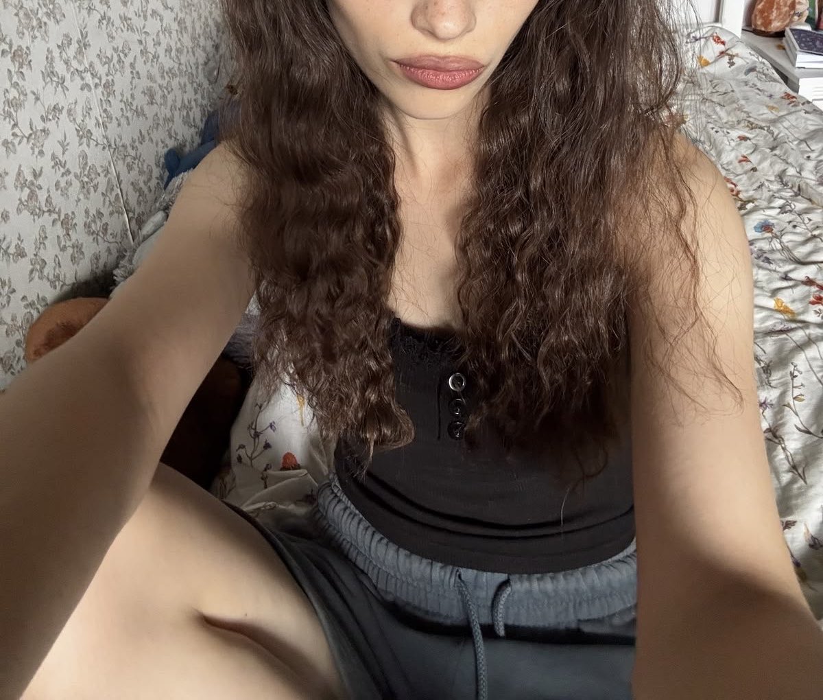 Margauxabej's tweet photo. Je suis venue récupérer mon colis et le commerçant m’a ajouté 140 € en espèces, en avouant que c’était simplement parce qu’il me trouvait belle, mdr. Vous êtes tous aussi ridiculement admiratifs à mon égard ? Haha.

#moneyslave #paypig #findom #financialdomination https://t.co/KwbF81YdcF