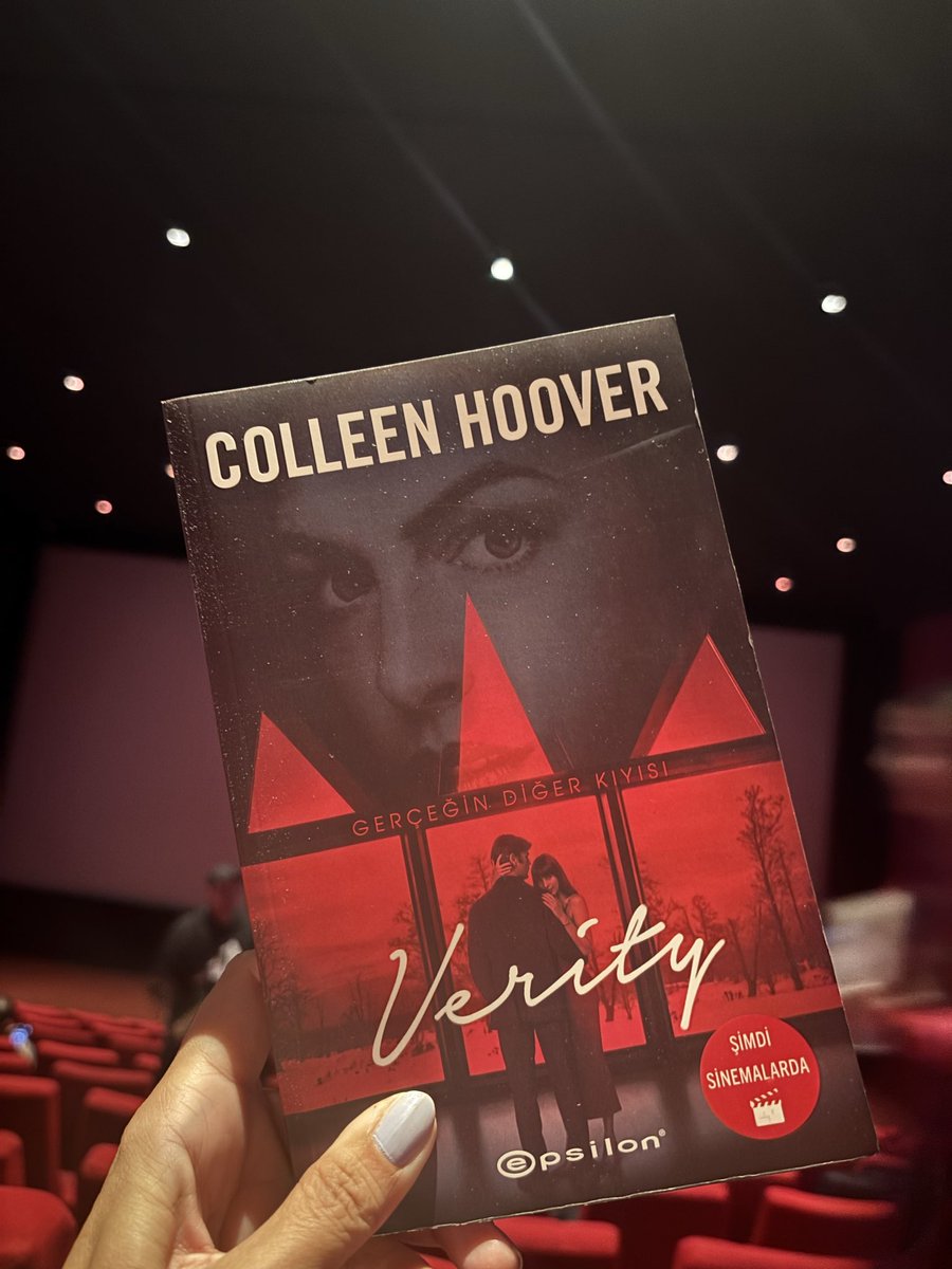 Ahu_K's tweet photo. Kitabını okumadım ama filmini beğendim. Ters köşesi bol, gerilimi ve hot sahneleri dozunda ilginç bir film. Anne Hathaway’in içimi oyunculuğu ile ürperten bir sahnesi vardı ki!
*Kitabını da okuyabileceğim ❤️#verity #verityfilm #veritymovie #tmefilms @TMEfilmleri @epsilonyayinevi https://t.co/S5HbcyHoy2