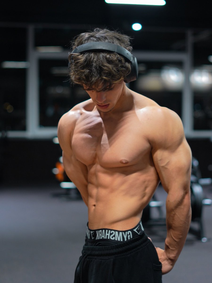 MasterCmoney0's tweet photo. Worship a true alpha 
#findom #cashmaster #alpha https://t.co/1MZkeTwcJc
