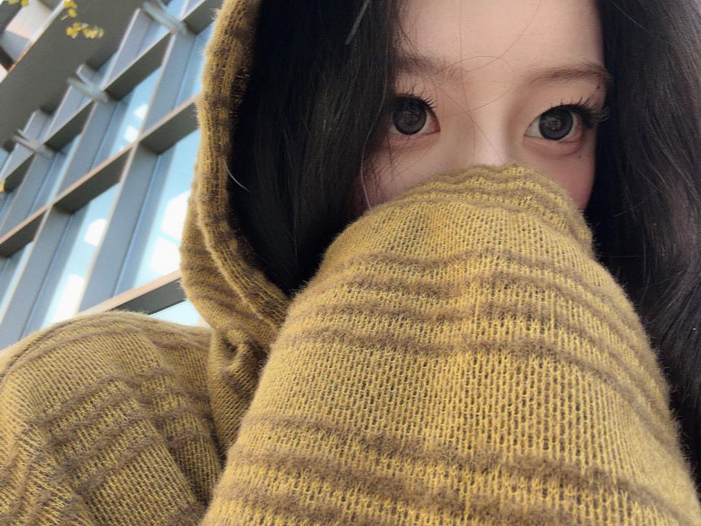 Miynzu's tweet photo. Soft boba eyes, round and sweet like little pearls under the moonlight. they carry a gentle sparkle, a touch of mischief, and a warmth that makes every quiet glance feel like a tiny moment of magic, softly glowing through the night with effortless sweetness and charm. https://t.co/jmpf5lxfDS