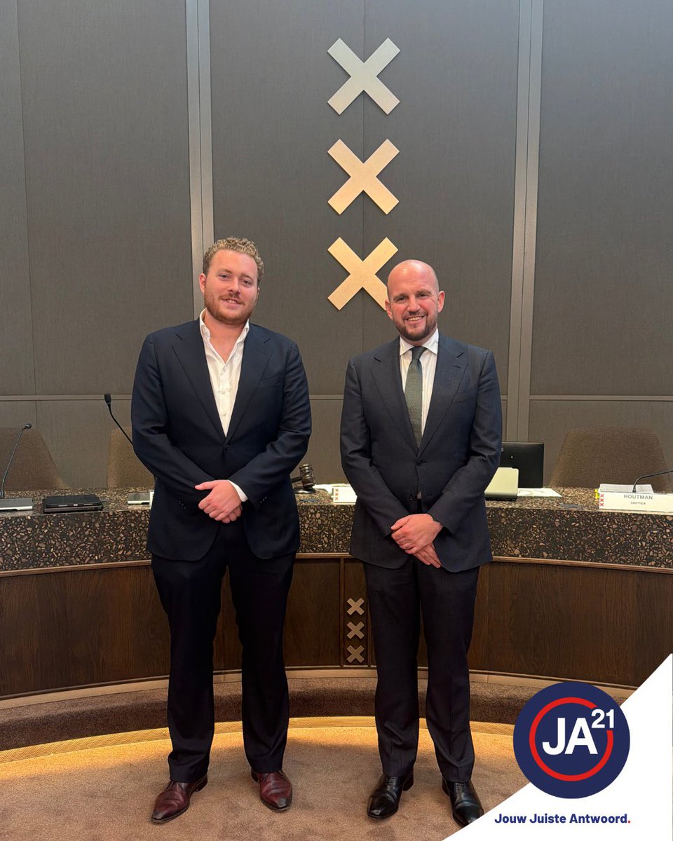 AmsterdamJa21's tweet photo. Vandaag werd ons nieuwe raadslid @StefKeij geïnstalleerd. #JA21 feliciteert Stef met zijn benoeming en wenst hem veel succes met zijn raadswerk. https://t.co/rWeSvDNDwz