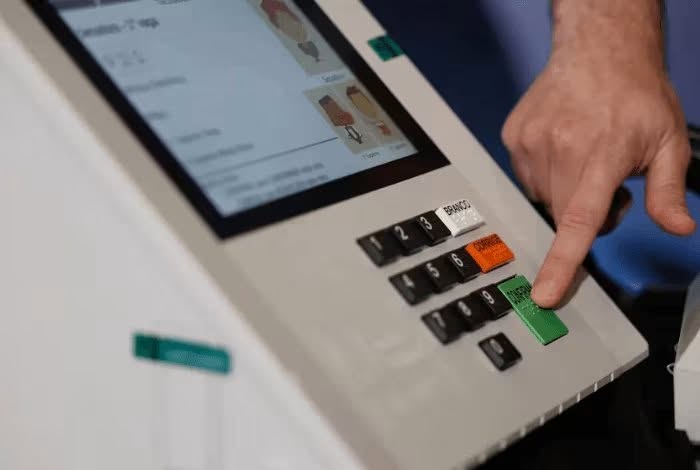 bem_sul's tweet photo. 🗳️ Eleições: e eu com isso? | Você pode não acompanhar política. Mas a política acompanha você e interfere diretamente na sua vida

Leia: https://t.co/4FQChLDVhn

#nossobemestar #eleições https://t.co/WYlyy5Yrc1