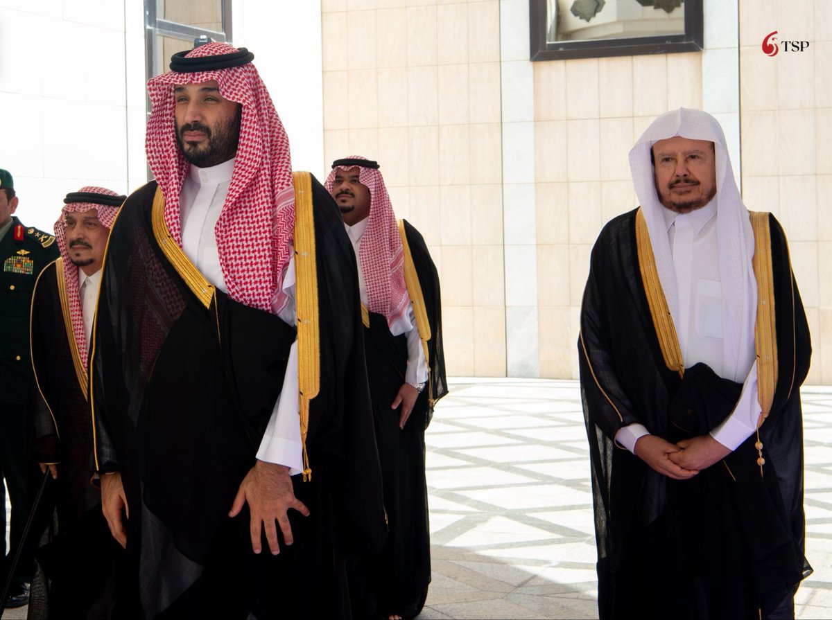 TheSaudi_post's tweet photo. ولي العهد السعودي الأمير محمد بن سلمان:

تكمل دولتنا في يوم التأسيس القادم (300) عام منذ نشأتها، متمسكة بكتاب الله وسنة رسوله، والتوحيد والعدل وإرثها وقيمها وهويتها الوطنية

شرف الله المملكة بخدمة الحرمين الشريفين وعمارتهما ورعاية قاصديهما، امتدادًا لالتزامها المتوارث

بعد عشر سنوات من رؤية 2030، حققت مؤشرات برامجها وإستراتيجياتها (93%) من مستهدفاتها، بفضل كفاءة المواطنين والمواطنات

تؤكد الظروف الحالية مرونة الاقتصاد وقوة مؤسسات الدولة واستدامتها المالية، وتستمر سياساتنا في تنمية القدرات الوطنية وتمكين القطاعات الواعدة وجذب الاستثمارات

رفعة الوطن وتحسين جودة الحياة هدفنا الأساس، ويظل التعليم والصحة في مقدمة الأولويات، مع تطوير التعليم وتسريع التحول الصحي والتغطية الشاملة للمواطنين

تملك المملكة قدرات بشرية وعسكرية عالية الكفاءة، قادرة على التصدي للتهديدات وردعها أيًا كان مصدرها

#الخطاب_الملكي_في_الشورى