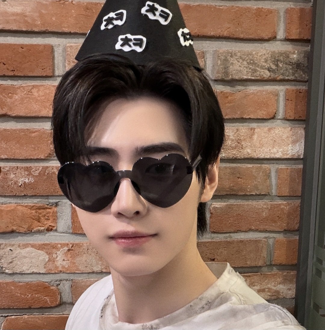 byeol_ice's tweet photo. 🕶 https://t.co/cHFcc6G4rn