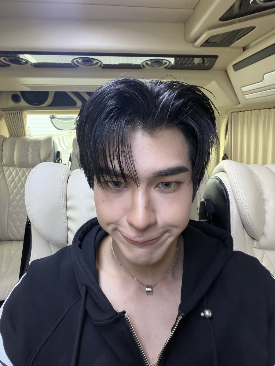 phuuulix's tweet photo. วันนี้ขอบคุณ @jarinyaofficial 
ที่ให้ภูและน้องเทดดี้มาร่วมสนุกกับงานในครั้งนี้มากๆเลยค้าบไว้มีโอกาสอยากมาร่วมงานอีกมากๆเลยนะคั้บ🫶🏻

#RobinsonSuperJeansWeekXPhupha
#phuphasrp https://t.co/5kKZQfoyuZ