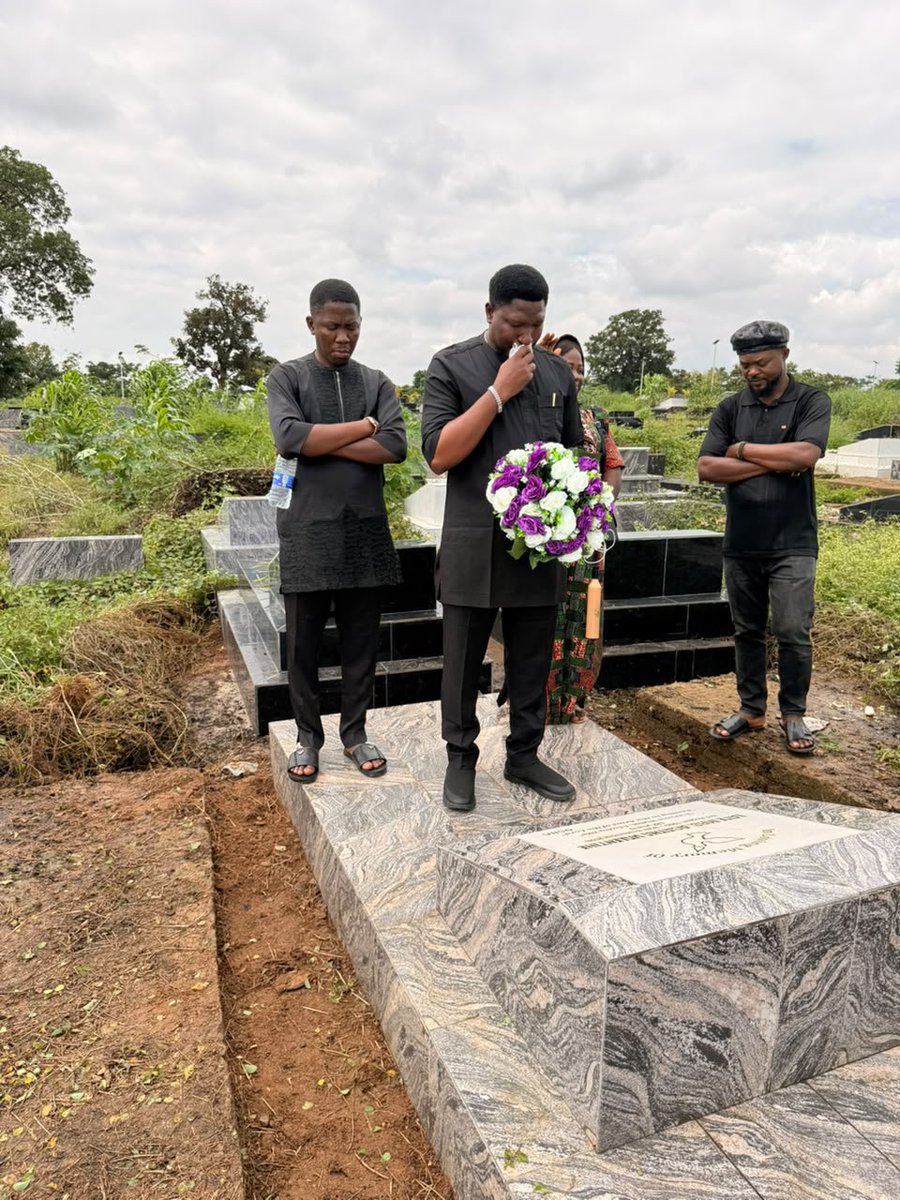 Idongesitval's tweet photo. One year today.

Today, we went back to where Agatha rests to remember her and honour the life we shared.

A whole year has passed, but there are still moments when her absence feels so fresh.

I still miss her, and I still wish we had more time together. 🕊️ https://t.co/oKFPgtztMN