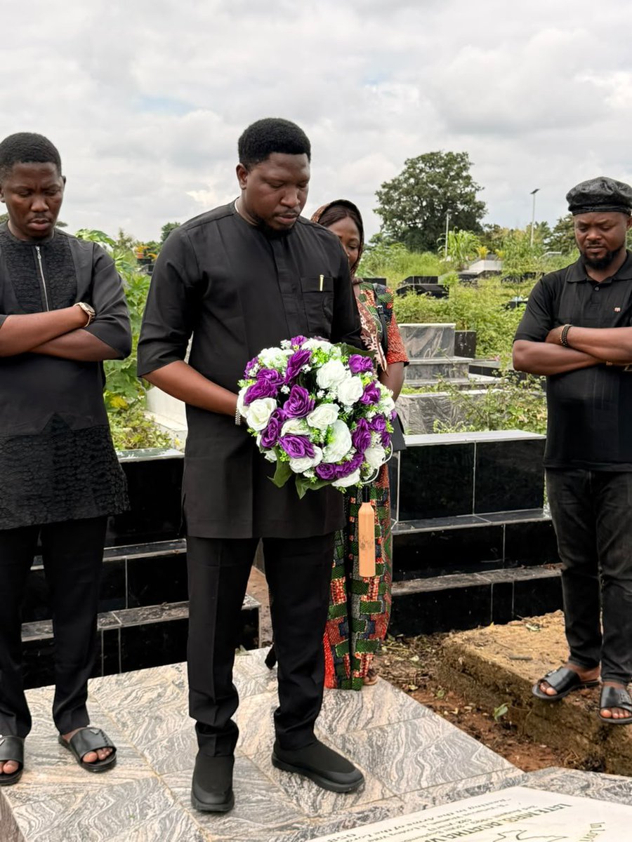 Idongesitval's tweet photo. One year today.

Today, we went back to where Agatha rests to remember her and honour the life we shared.

A whole year has passed, but there are still moments when her absence feels so fresh.

I still miss her, and I still wish we had more time together. 🕊️ https://t.co/oKFPgtztMN