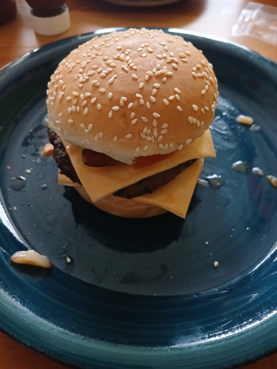 _Octarmaments's tweet photo. #BurgerTime 🍔⏰️ https://t.co/UiDgjzSI7h