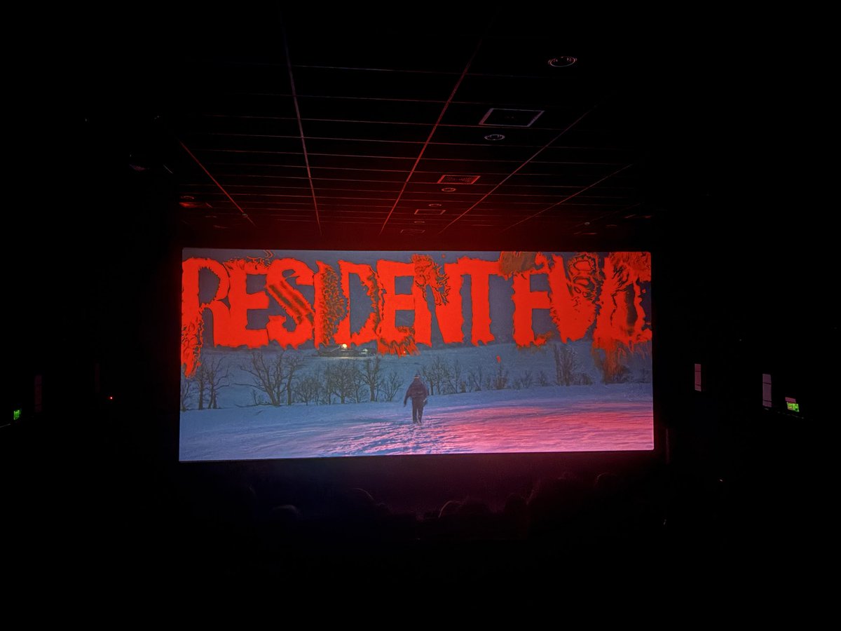 efespilsan's tweet photo. tam 30 eylülde resident evil sinemasına gitmemiz tamamen random oldu https://t.co/6b3IGXykLk