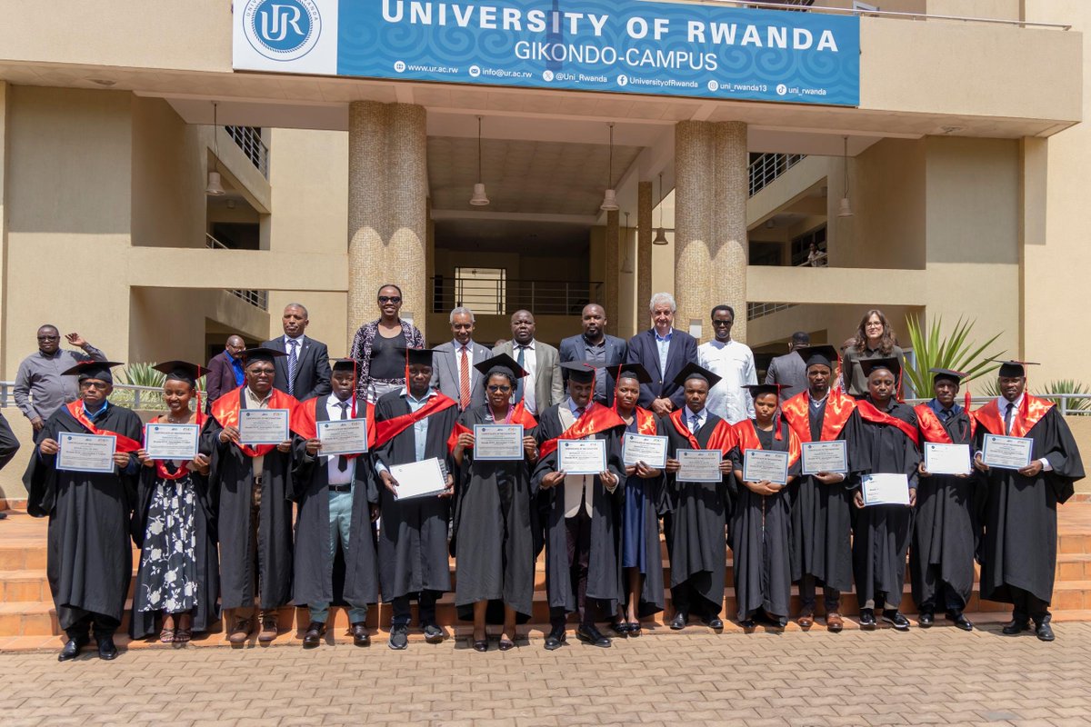 Rw_FieldEpi's tweet photo. Today, we celebrate 14 graduates of #FETP Intermediate Cohort 3!

This cohort includes public health and veterinary professionals, equipped with field epidemiology skills to strengthen disease surveillance, outbreak investigation and response in Rwanda

Congratulations, Cohort 3! https://t.co/VLRhAoQV07