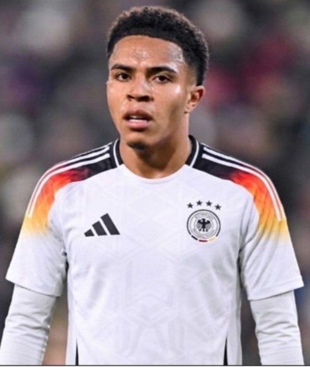 NTFootballHub's tweet photo. 🇩🇪🇺🇸 The international tug-of-war is finally over. ❌️
Augsburg CB Noahkai Banks is now permanently cap-tied to Germany after starting in the UEFA U21 European Championship qualifying match against Malta (Live).
#USMNT #DFBTeam https://t.co/EBZ1YpjsyW