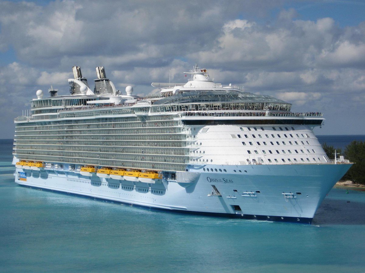 HookedCruising's tweet photo. Heads up if you're on Oasis of the Seas today: the toilets go out of action twice, 10am to noon and 1 to 3pm, while she's in Nassau. Vacuum system maintenance, per a letter dropped at staterooms. Full service back by 3. Plan your port day accordingly. https://t.co/4RKnZY9Q3j