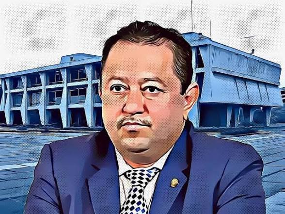 Ricigt1's tweet photo. 🚨🏛️ Mazariegos mueve al CSU de la USAC tras los allanamientos del @MPguatemala. El rector de facto ordenó que hoy se conozca un informe sobre los operativos, el amparo presentado contra estos, además de posibles acciones legales contra las autoridades que realizaron las diligencias.

⚠️ ¿Por qué tanta preocupación de Mazariegos y el CSU ante los allanamientos? 👀